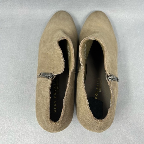 Very Volatile Los Angeles Heeled Ankle Bootie Womens 10 Tan Suede Zip Up - Picture 10 of 13